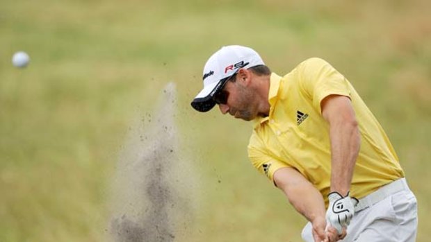Spaniard Sergio Garcia defied the strong winds to shine at the Australian Masters yesterday.