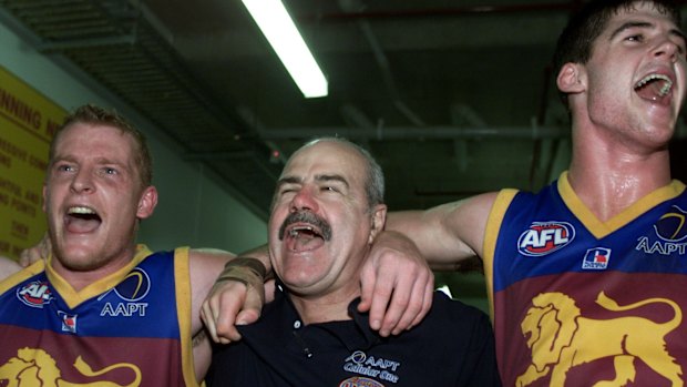 2001 AFL (Australian Football League) - Round 10 - Brisbane Lions versus Essendon - Ground Gabba.

SPECIAL AFL Sport.    Brisbane bureau.   June 2.   Photo by Angela Wylie.    Pic shows AFL Brisbane Lions V Essendon - Lions celebrate..  ,   fairfax.  digital.  ajw010602.003.011.