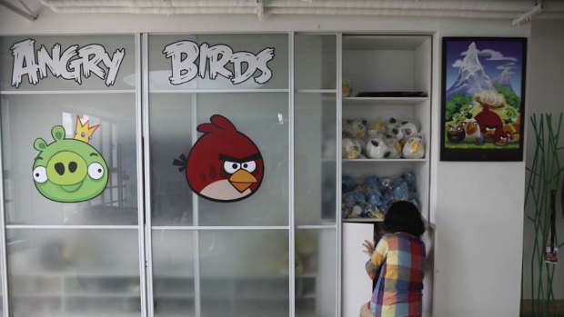 Angry Birds is taking an unusual approach to dealing with pirates in China.