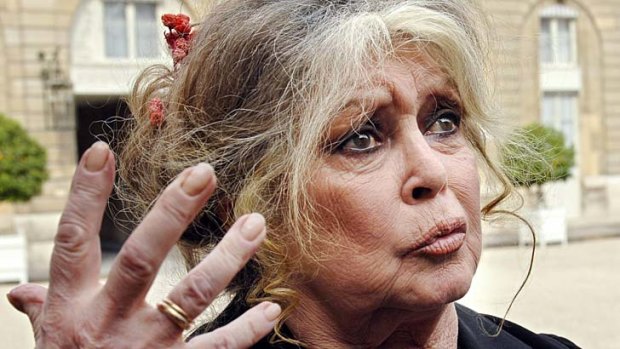 Contempt &#8230; former French screen siren Brigitte Bardot has threatened to renounce her French citizenship to go live in Russia.