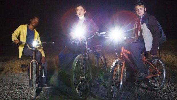 It even has a bicycle scene ... Reese Hartwig, Ella Wahlestedt, Astro, Teo Halm in the film <i>Earth To Echo</i>.
