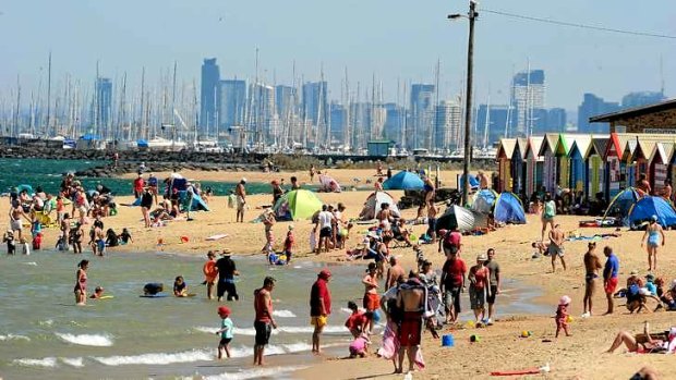 The weather bureau is warning of a stretch of hot days for the north of the state ... but Melburnians may not be flocking to the beach.
