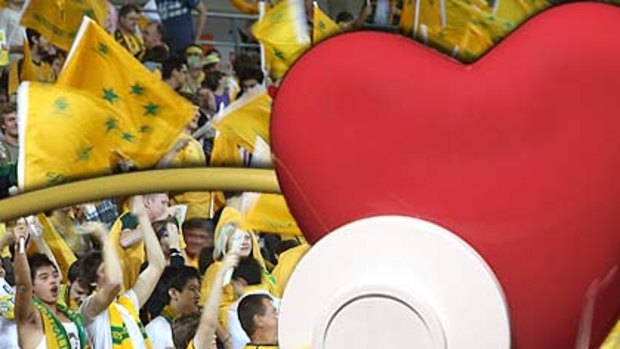 The beat a hundred Socceroos fans will feature in new team song.