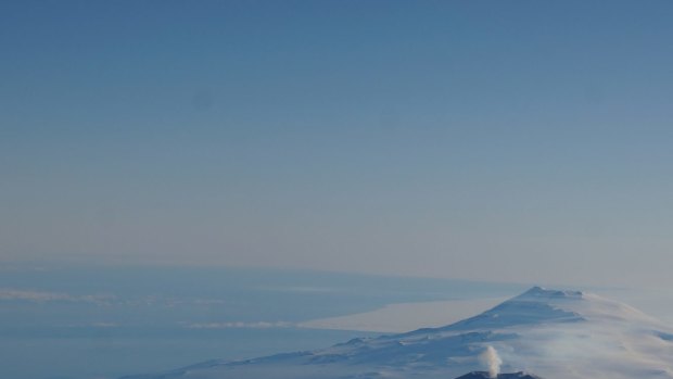 Mt Erebus put on a show for travellers on New Year's Eve. 