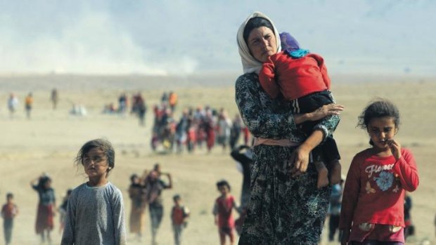 Tens of thousands of members of the Yazidi sect have fled from Islamic State militants.