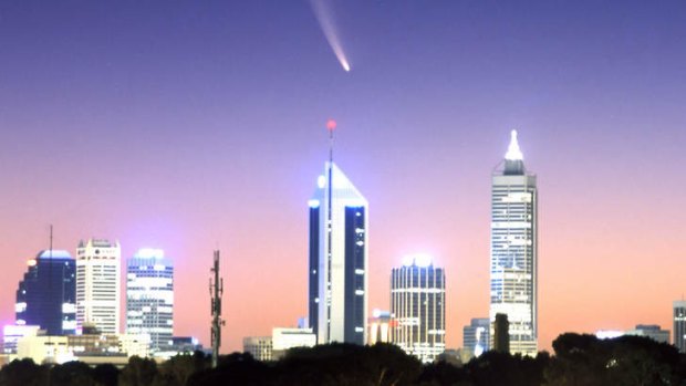 Comet McNaught's spectacular appearance above Perth.
