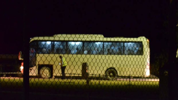 40 male asylum seekers depart Christmas Island for Manus Island via Darwin.