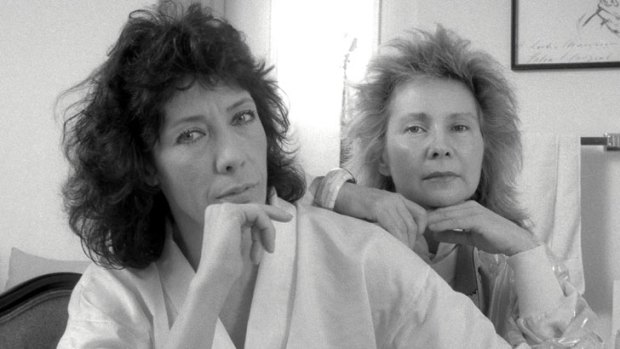 Lily Tomlin and Jane Wagner pose in their dressing room at the Plymouth Theatre in New York in 1986.