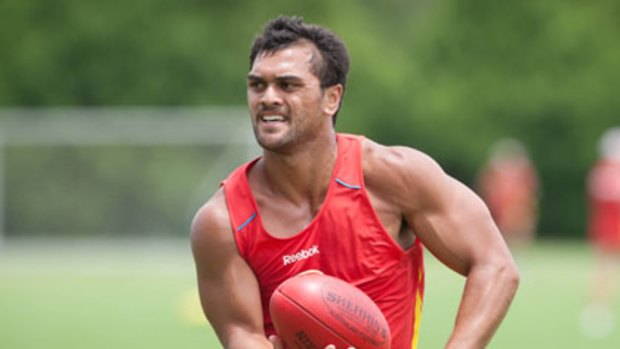 "I'm keen to get out there and test myself" ... Karmichael Hunt trains with the Suns.