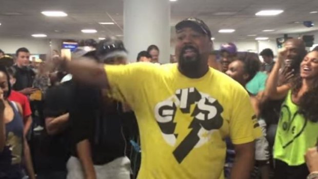 The epic Disney musical sing-off at New York's LaGuardia Airport looked like something out of <i>Pitch Perfect</i>.