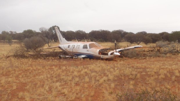 Just after 9am this morning, the Malibu-type light aircraft crashed as it came in to land at Meekatharra. No one was seriously injured.