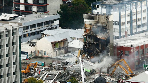 Builder rides out quake commission by the bay