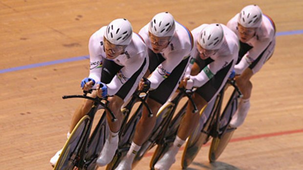 Australians Jack Bobridge, Michael Hepburn, Leigh Howard and Cameron Meyer set the fastest qualifying time, four minutes 0.388 seconds in the 4000m team pursuit.