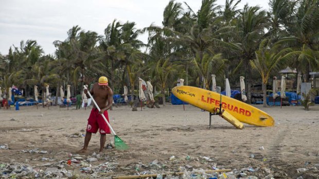 Daily cleaning of the beach.