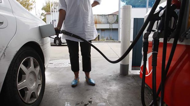 A drop in the price of a barrel of oil on the Singapore market could push prices down at the pump for Australian motorists.