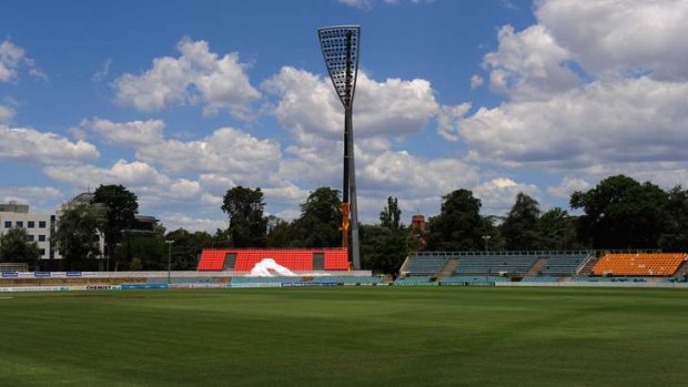 30,000 plus? Sports minister Andrew Barr thinks the crowd target is achievable if Manuka Oval was to host a Test match.