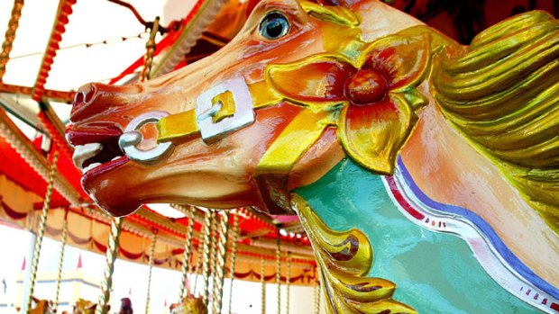 Old-fashioned romance: take your date for a spin on Luna Park's carousel.