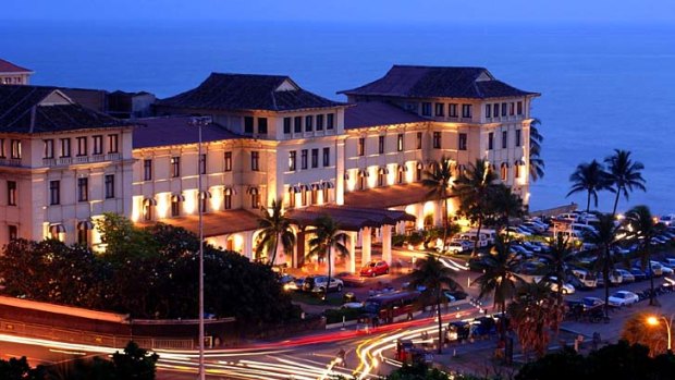 Prime position for sunsets: Galle Face Hotel.