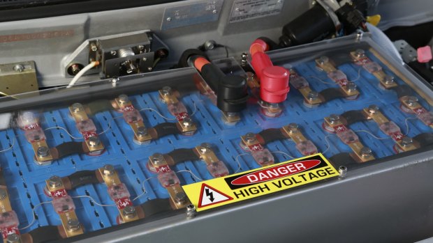 Converting to electric vehicles requires sound battery science. Can calcium do the trick?