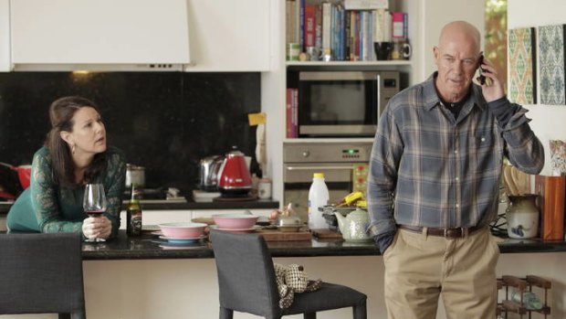 Julia Morris with Gary Sweet in <i>House Husbands</i>.