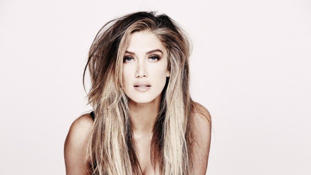 Delta Goodrem is said to have specifically sought an outfit from Yousef Akbar for her <i>Footy Show</I> appearance.