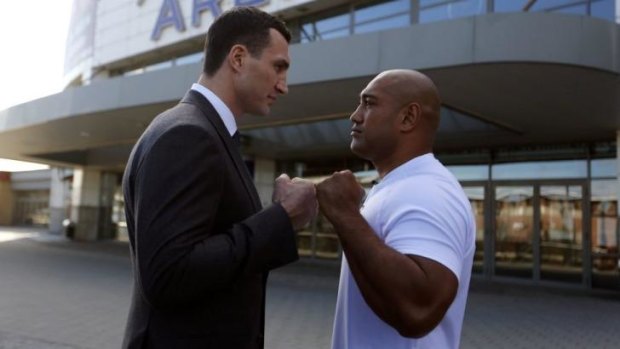 Ukrainian heavyweight boxing world champion Vladimir Klitschko and his challenger Alex Leapai pose after their news conference in February.