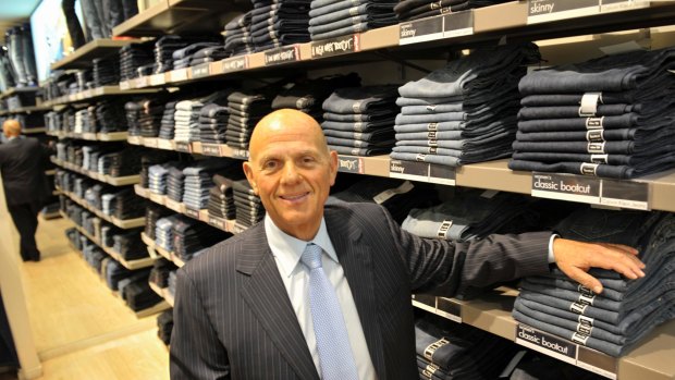 Retailer Solomon Lew is set to emerge kingmaker in the event of a bid for Myer after snapping up a 10 per cent blocking stake. 