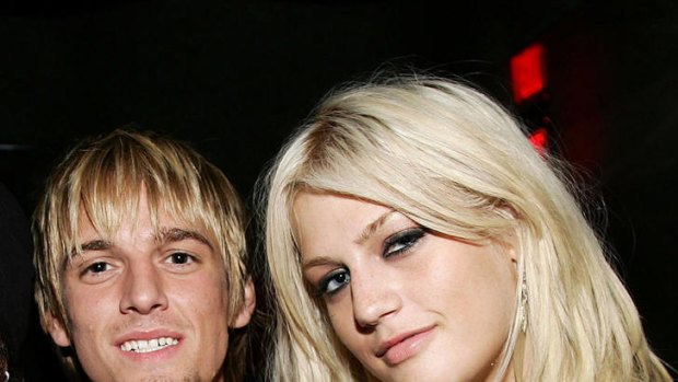Dead at 25 ... Leslie Carter with brother Aaron.