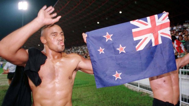 A colossus: All Blacks legend Jonah Lomu celebrates New Zealand's sevens gold medal in the Commonwealth Games of 1998.