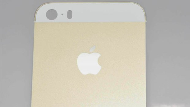 A purported image showing a picture of an the "Champagne iPhone 5S".