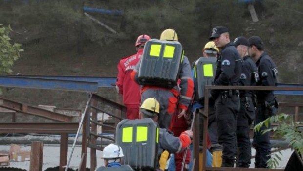 Rescue workers prepare to enter the Soma mine where hundreds are thought to be trapped.
