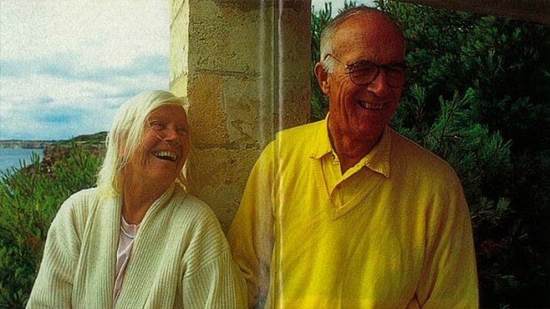 Utzon in Spain with wife Lis Davis.