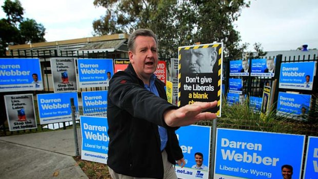Barry O'Farrell during his visit to Kanwal PS poll in Wyong.