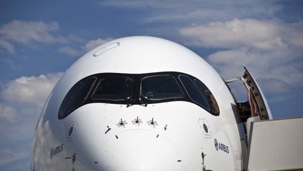 Airbus A350 cockpit windows and nose