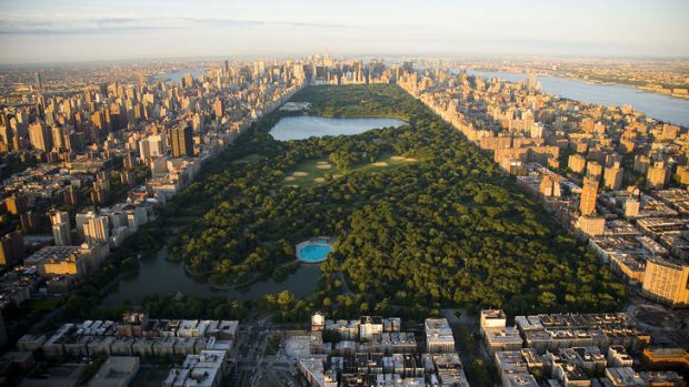 Central Park is New York's meeting place.