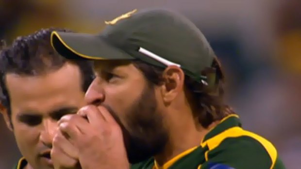 Shahid Afridi: ''ashamed'' of his ball biting.