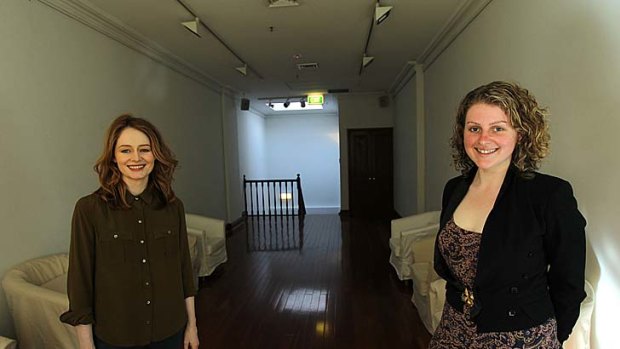 From this .... Miranda Otto and Elle Formica before the gallery was transformed.