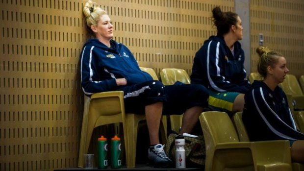 Opals star Lauren Jackson will sit out the next 12 weeks after having minor knee surgery.