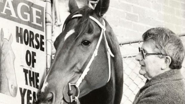 Manikato with Trainer Bob Hoysted in 1979. 