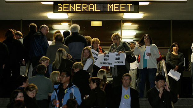 The scene outside last night's tumultuous meeting of the Health Services Union at Dallas Brooks Hall in East Melbourne.