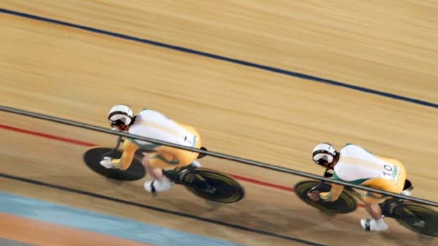 Jason Niblett and Scott Sutherland in qualifying for Australia in the team sprint.