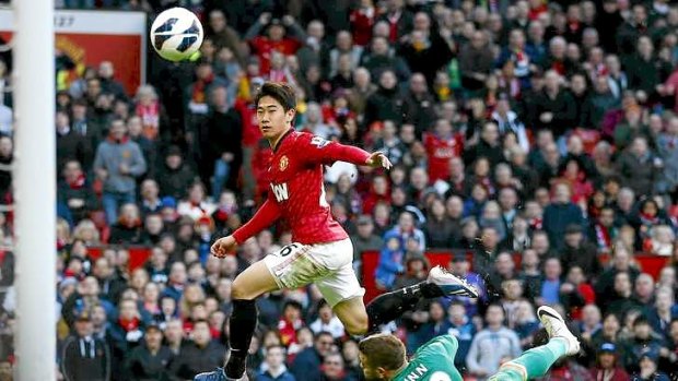 Shinji Kagawa scores completes his hat-trick for Manchester United.