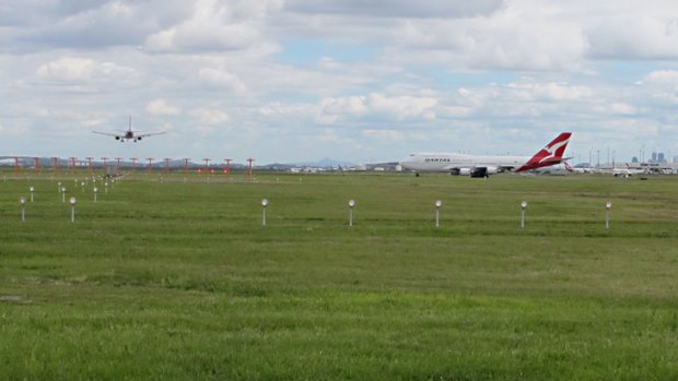 Brisbane airport main runway