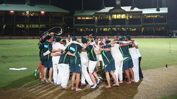 Nathan Lyon leads the team in another rendition of <em>Under The Southern Cross I Stand</em> after the final day of the Ashes.