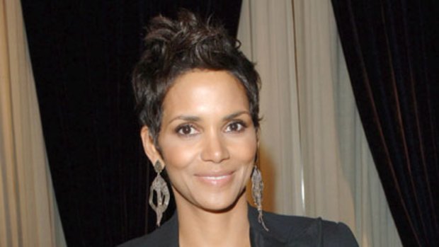Newly single ... Halle Berry.