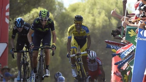 Alejandro Valverde leads a star-studded sprint ahead of former Tour de France champions Chris Froome (L) and Alberto Contador.