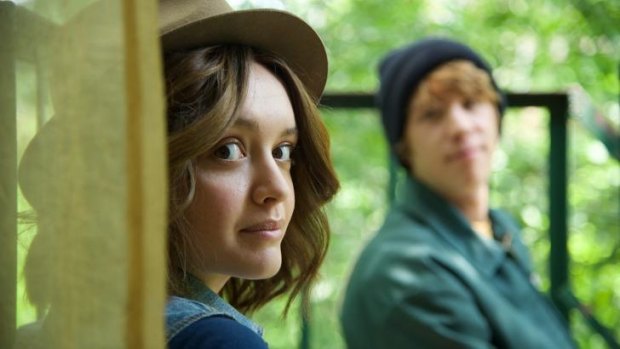 Olivia Cooke as Rachel and Thomas Mann as Greg in <i>Me and Earl and the Dying Girl</i>.