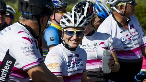 Anna Meares socialises with the crowds at Amy's Big Canberra Bike Ride 2015. 