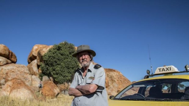 Rex (Michael Caton) has only three months to live. He gets in his cab and drives from Broken Hill to Darwin.