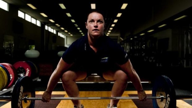 ACT weightlifter Kylie Lindbeck is aiming to qualify this weekend for her first Commonwealth Games.